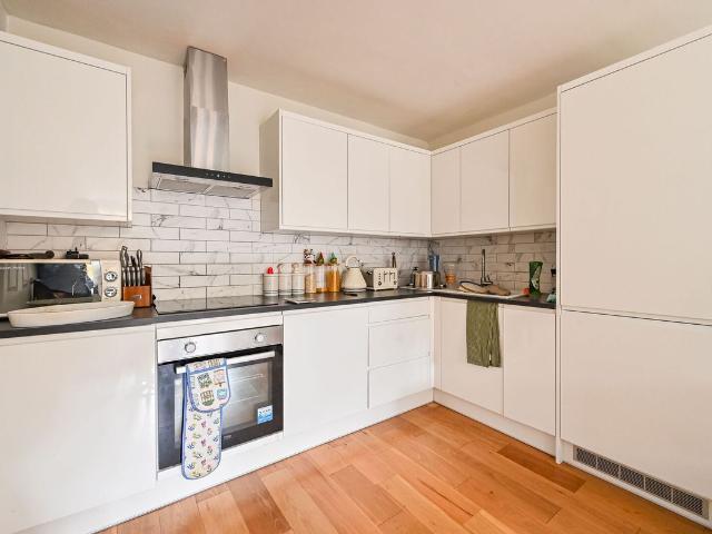 Vaynor House, Holloway, London N7, 2 bed flat to rent, £2,384 pcm | PrimeLocation
