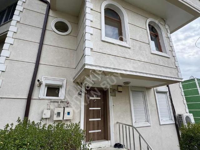 Vb Gayrimenkul Akpınar'da Site İçi Kiralık 3+1 Bahçeli Villa