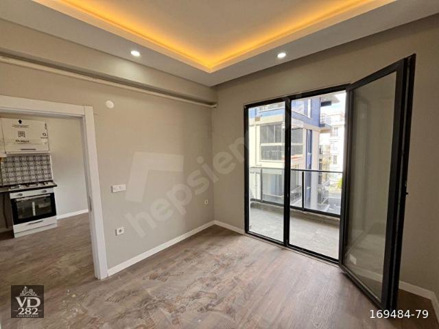 VD 282 GAYRİMENKULDEN ATATÜRK MAH BALKONLU 1+1 DAİRE