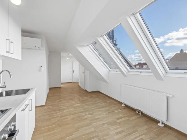 VDG18 Lichtdurchflutete 2 Zimmer DG Wohnung TOP 41