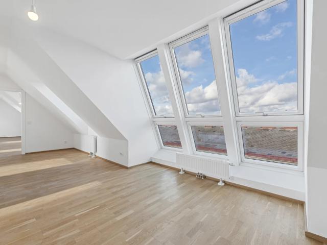 VDG18 Lichtdurchflutete 2,5 Zimmer DG Wohnung mit großer Terrasse TOP 40