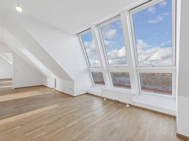 VDG18 Lichtdurchflutete 2,5 Zimmer DG Wohnung mit großer Terrasse TOP 40