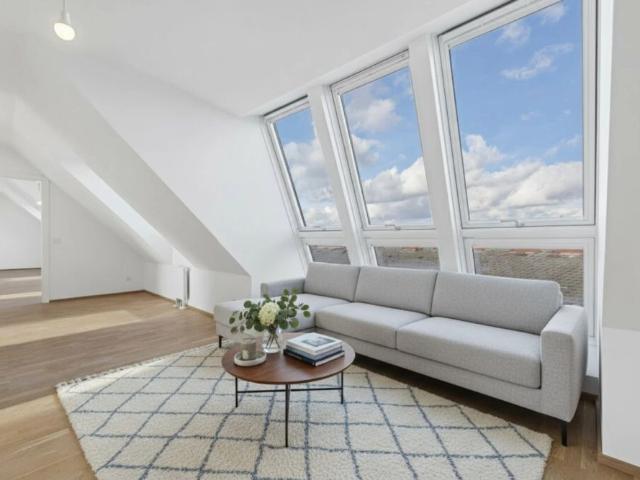 VDG18 Lichtdurchflutete 2,5 Zimmer DG Wohnung mit großer Terrasse TOP 40