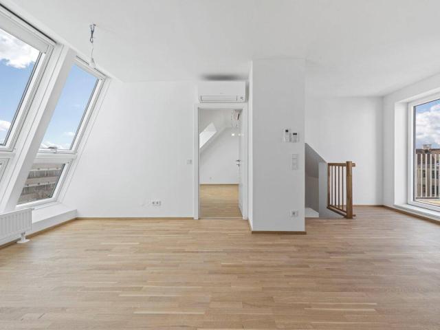VDG18 Lichtdurchflutete 3 Zimmer DG Wohnung mit Terrasse TOP 36