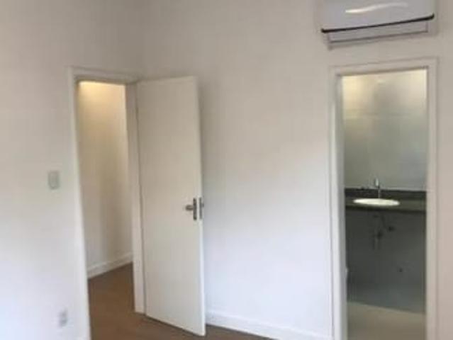 Vem ser nossa terceira roomie!