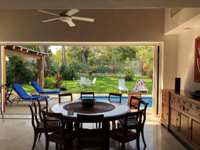 VENT DE CASA MUY CERCA DE PLAYA EN ZIHUATANEJO
