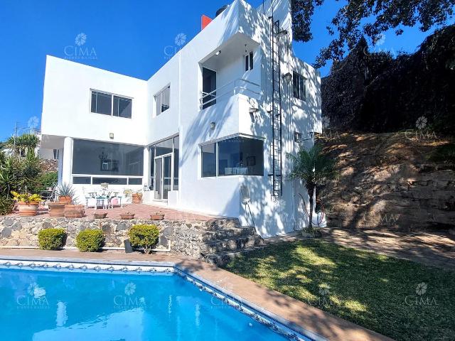 Venta 2 casas en Lomas de Tetela, Cuernavaca V358