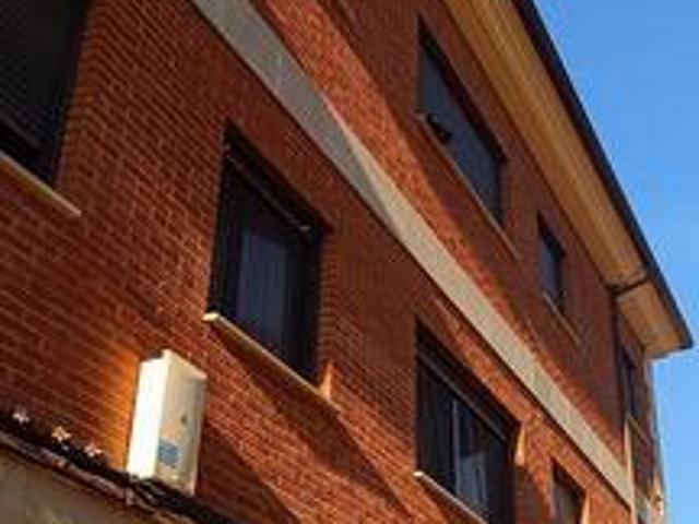 Venta 3 Dormitorio Condo Cardenas Rioja Alta DS94893254
