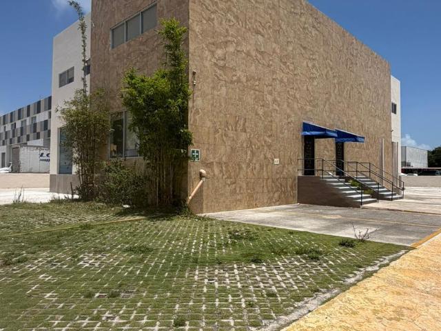 VENTA terreno en av.Huayacan 5.5 ha