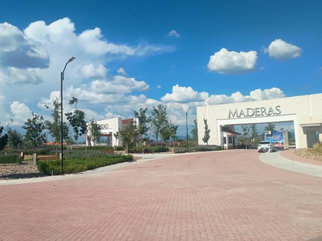 VENTA TERRENO EN CIUDAD MADERAS CORREGIDORA