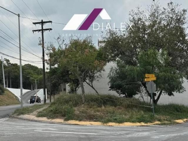 VENTA Terreno EN ESQUINA de 206 M2 Col. Pedregal la Silla en la ZONA SUR de Monterrey