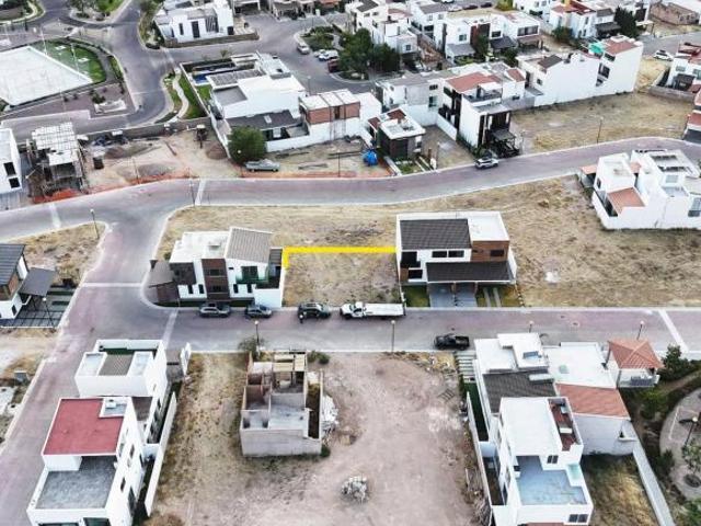 VENTA TERRENO EN RESIDENCIAL LAS PLAZAS AL NORTE DE LA CIUDAD KA