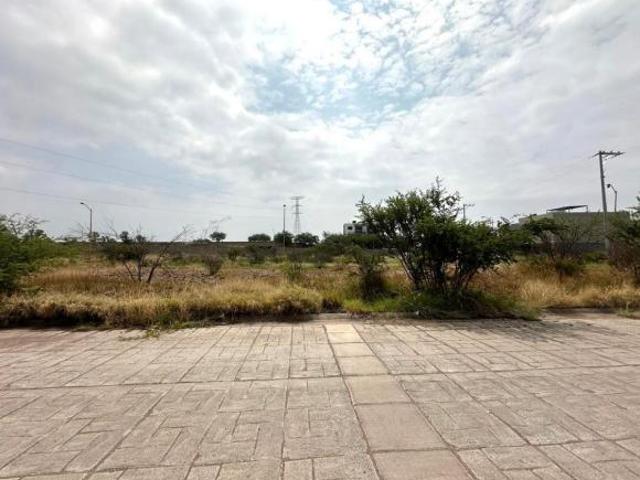 VENTA TERRENO EN VILLAS TEC AL NORTE