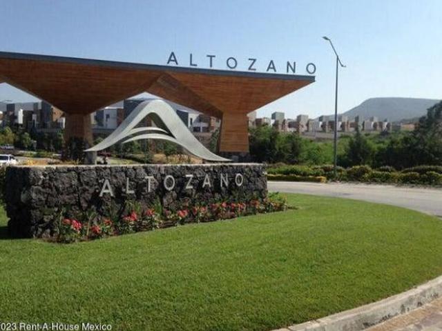 VENTA. Terreno habitacional de 197 metros con amenidades Altozano
