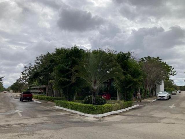 Venta Terreno Residencial Dentro De Privada YAXLUM, Yucatan