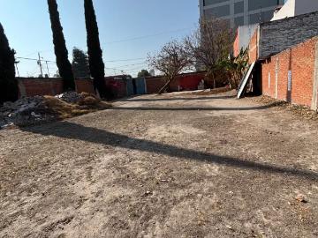 Venta terreno, uso de suelo mixto. Sobre Calzada Zavaleta