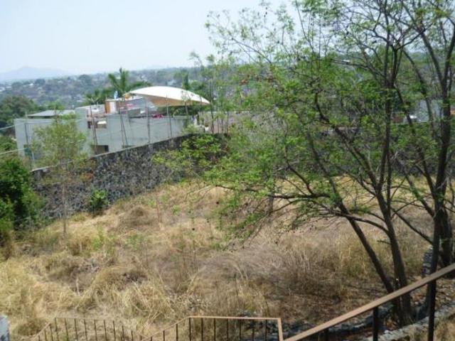 Venta Terrenos C/Escrituras Publicas de Notaria Desniveles Terraceados Descendentes Doble Vigilancia