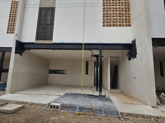 VENTA TOWN HOUSE 3 NIVELES 3 HABITACIONES Y JACUZZI EN MONTES DE AME