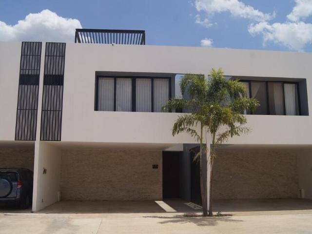 VENTA TOWNHOUSE CONKAL PRIVADA AMENIDADES 2 RECAMARAS