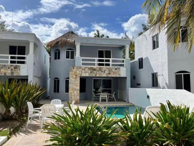 Venta villa amueblada frente al mar en playa exclusiva San Benito Yucatán