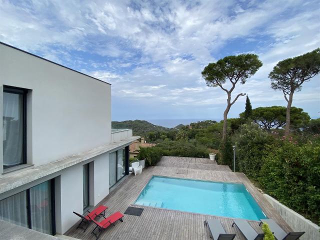 Venta villa con piscina en Begur, Sa Tuna 404m² Begur