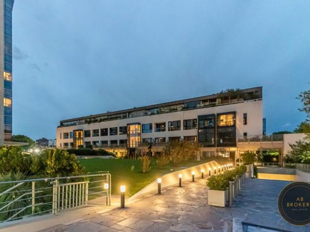 Venta y Alquiler UNICA Casa con 4 cuartos Terraza con piscina propia en Forum Alcorta 4 cocheras