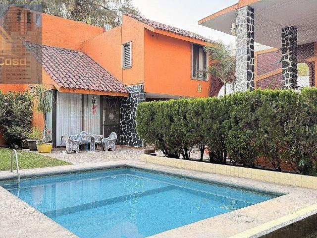 Venta y renta de casa super amplia en Temixco