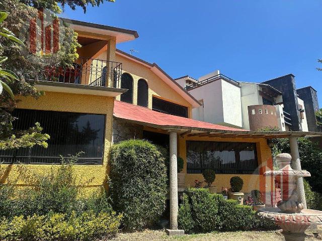 Venta y/ Renta Espectacular Casa en Condado de Sayavedra