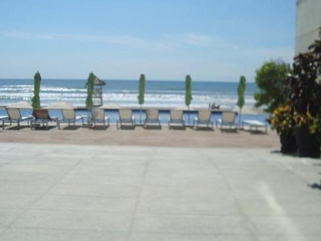 VENTA Y/O RENTA SIN MUEBLES COND. OCEAN FRONT SOBRE PLAYA /PETFRIENDLY