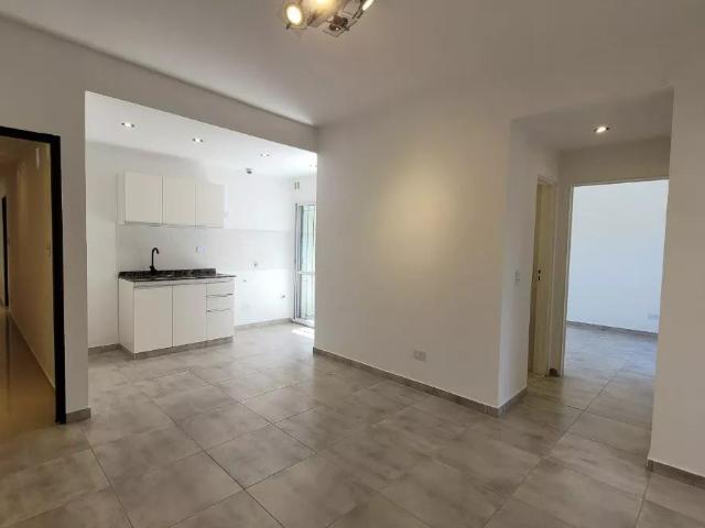 VENTA ALQUILER DEPTO TRES AMBIENTES CASEROS PATIO TERRAZA Y BALCON
