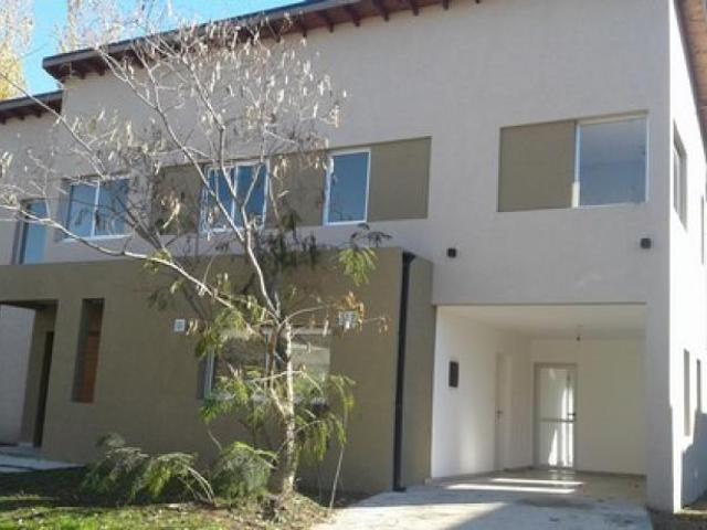 VENTA ALTOS DEL SOL CHALET A ESTRENAR DE 6 AMBIENTES en Inmomap