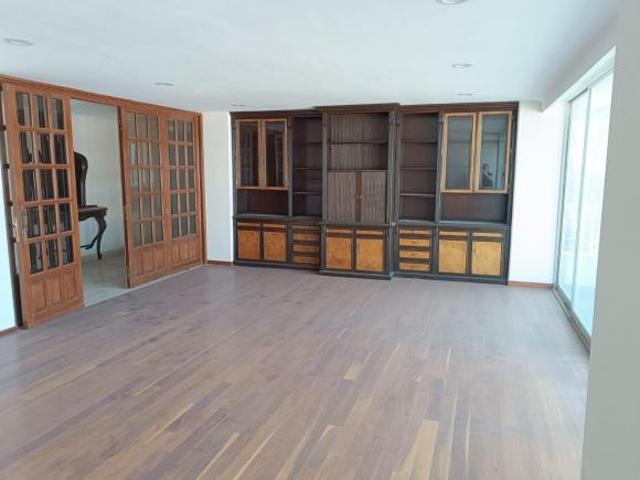 Venta amplio departamento en Lindavista