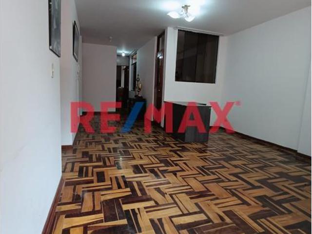 Venta Amplio Departamento 1Er Piso