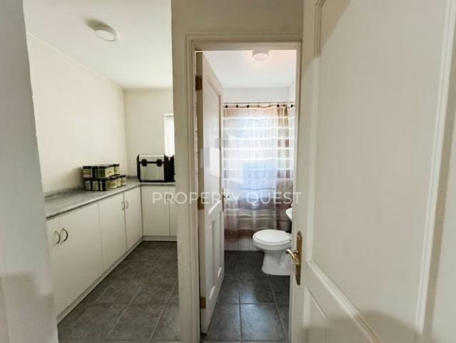 Venta amplia casa 6d+4b con piscina andalue | 6 dormitorios por 19500.00 en Biobío