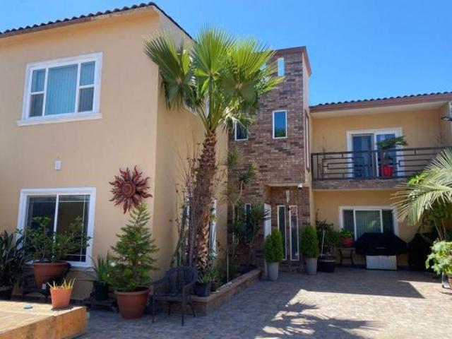 Venta Amplia Casa con Alberca en Otay Centenario