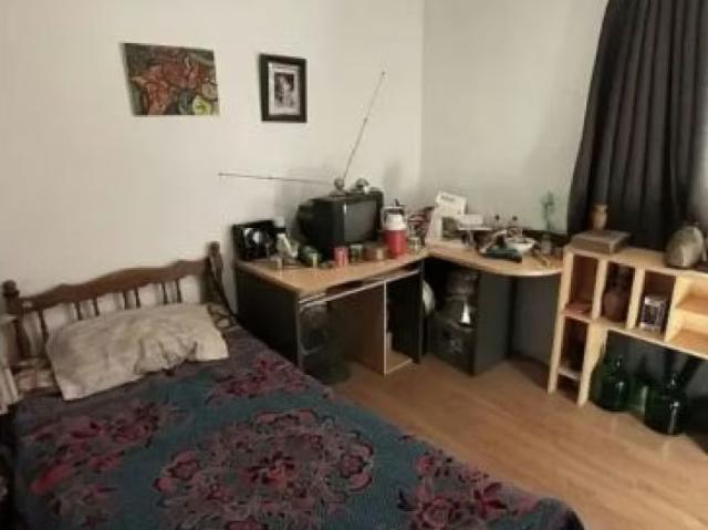 Venta amplia casa esquina comuna macul | 6 dormitorios por 6444.00 en Santiago