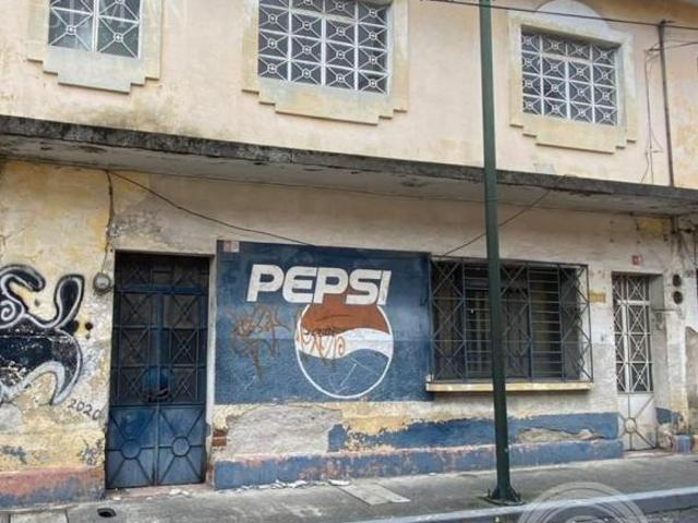 VENTA AMPLIA PROPIEDAD EN ESQUINA