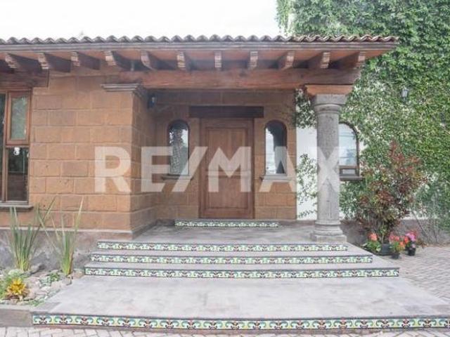 VENTA BONITA Y ESPACIOSA CASA EN COLINAS DEL BOSQUE