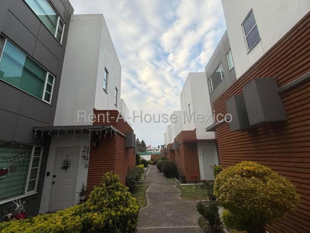 Venta C?moda casa en condominio Guillermo Prieto Cuajimalpa