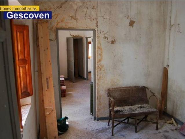 VENTA CASA MUY CENTRICA