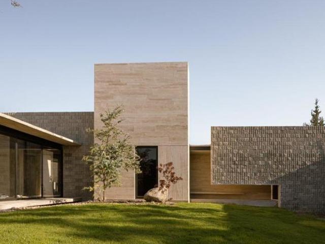 VENTA CASA MAYRÉ JURICA
