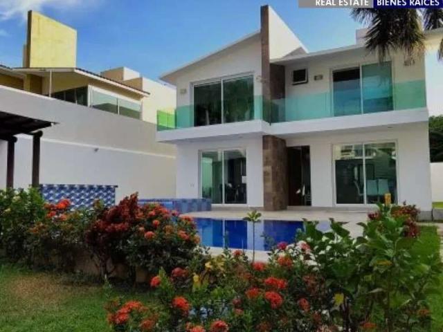 Venta casa nueva con alberca 4 recamaras Ixtapa