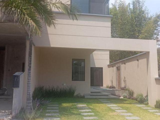Venta Casa Nueva en Fraccionamiento, Col. Acapatzingo, Cuernavaca Morelos