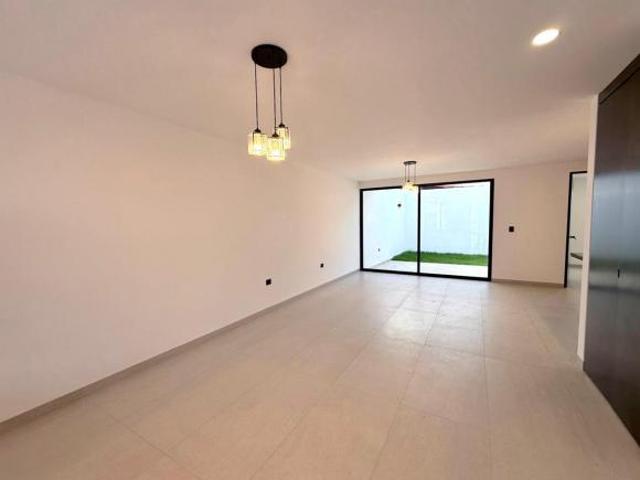 VENTA CASA NUEVA EN VIÑA ANTIGUA AL NORTE