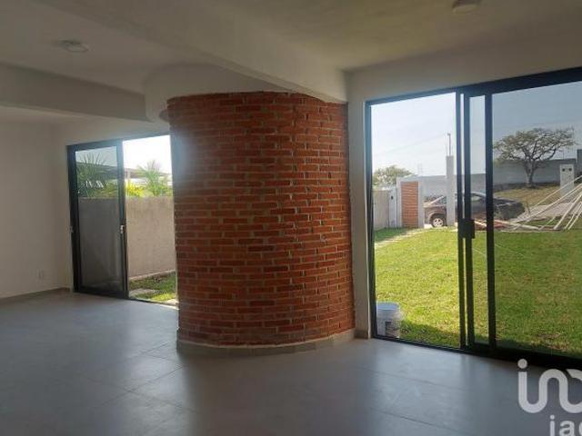 Venta Casa Nueva 4 recamaras con amplio jardin