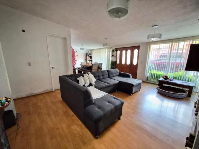 VENTA CASA AV. CENTERNARIO
