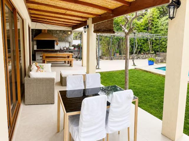 Venta casa ampliada grandes espacios santa elena tierras lindas | 4 dormitorios por 10500.00 en Colina