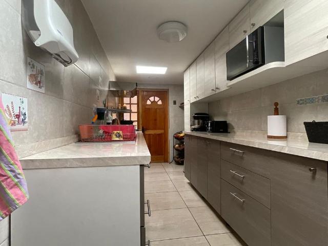 VENTA CASA AMPLIADA Y RENOVADA ESTACION CENTRAL
