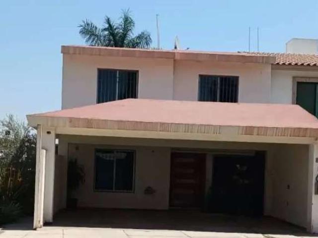 VENTA CASA ARADO 84 LOS VIVEROS ZAPOTLAN EL GRANDE JALISCO