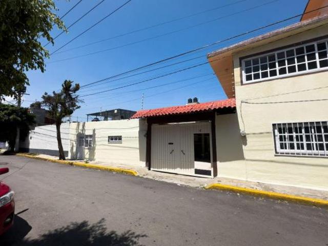 Venta casa Año de Juárez, Xochimilco, 5 recámaras, 2 baños, 280m² construcció, 2 casas independiente